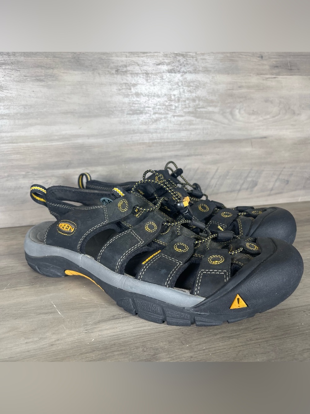 Keen Newport H2 Mens 12 Waterproof Bungee Strap Outdoor Active Sandals Gorpcore
